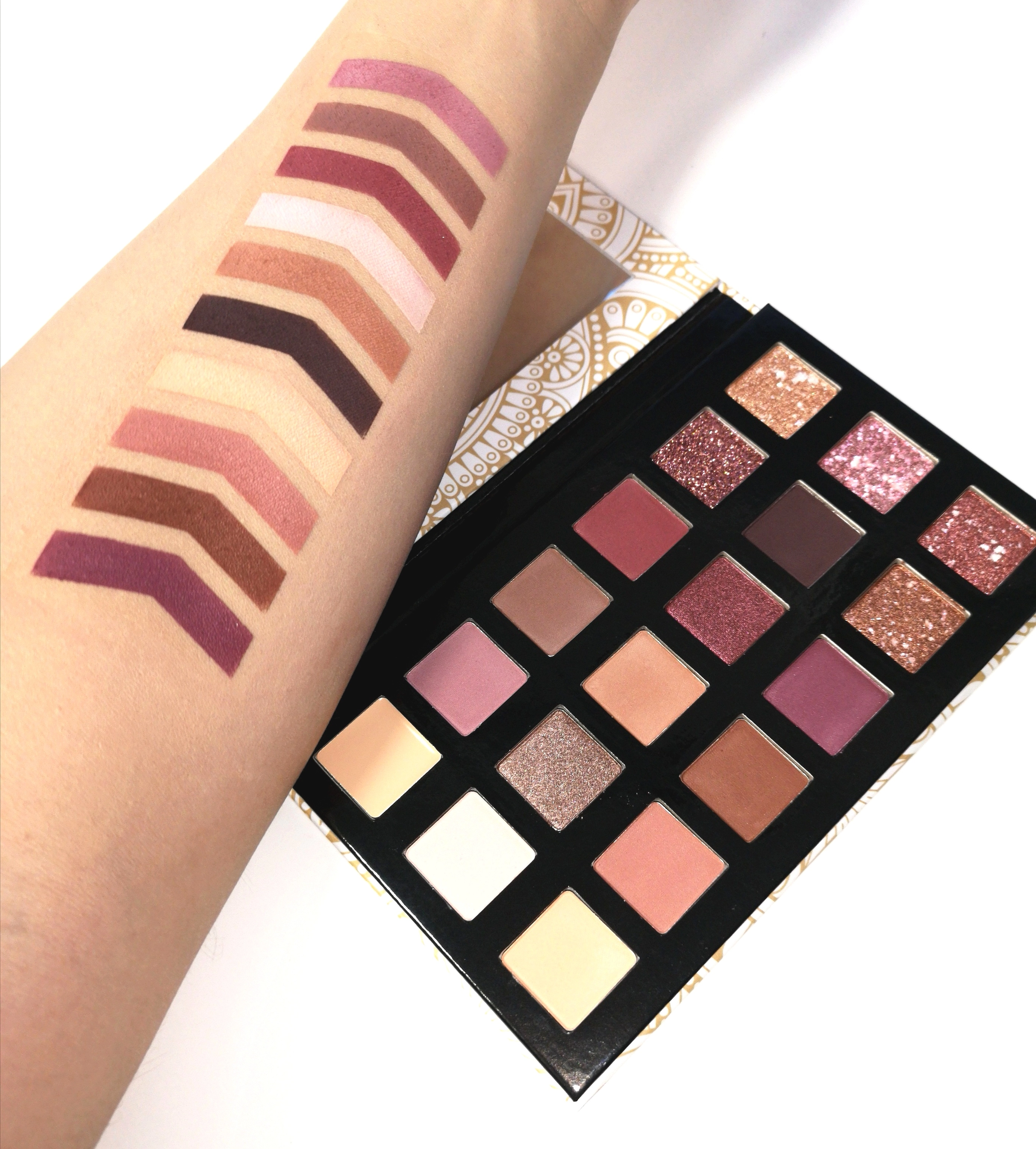 Paleta farduri 18 culori glam palette