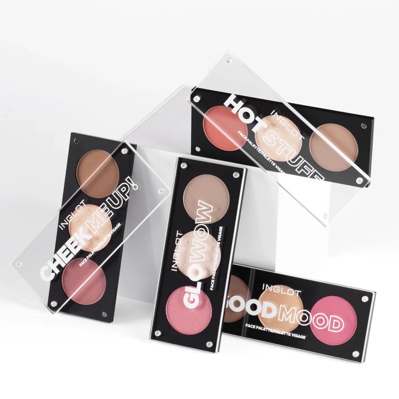 Paleta trio blush, iluminator si sculpting cheek me up