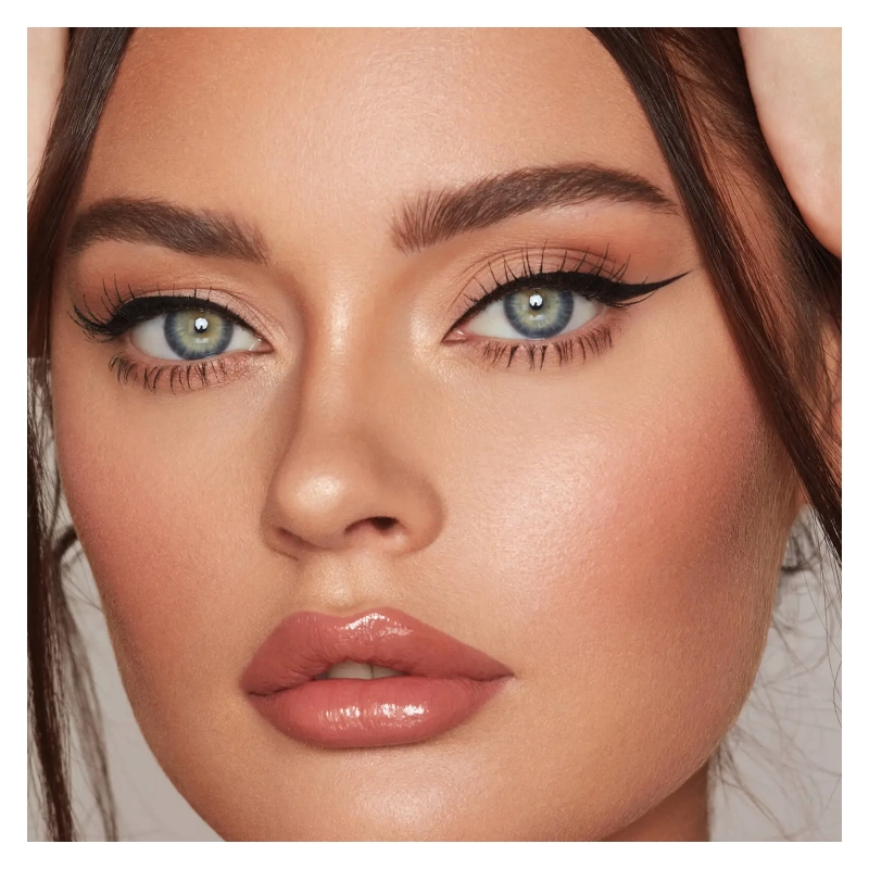 Carioca eyeliner enrich and elevate