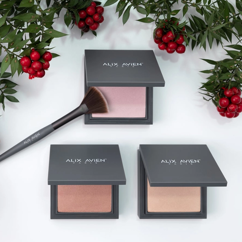 Iluminator compact powder highlighter