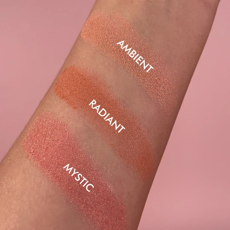Blush compact hydra blusher